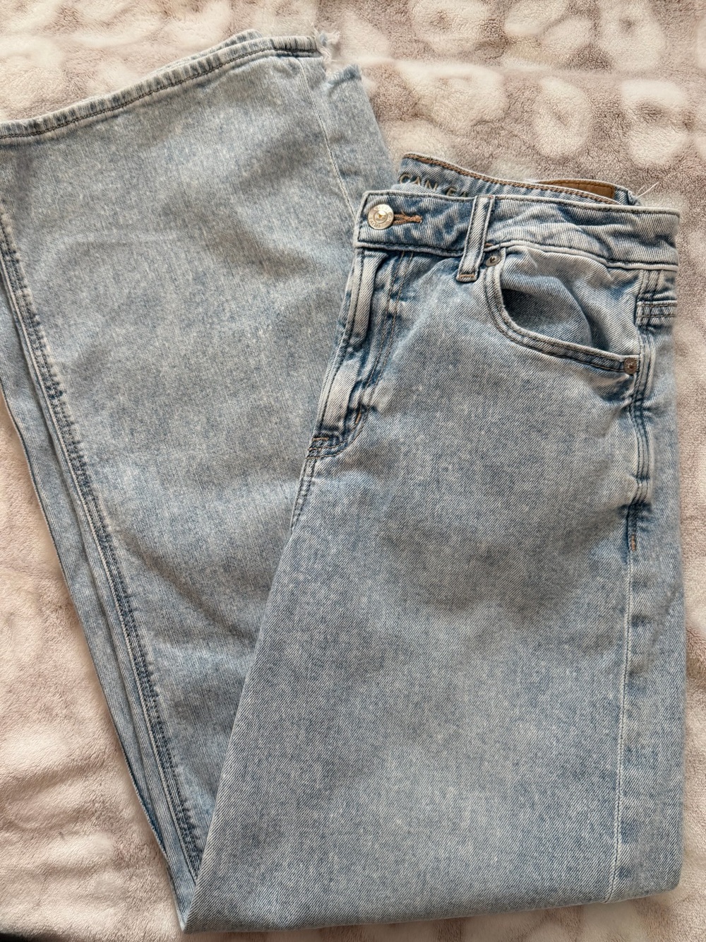 American Eagle High-Rise Pale Blue Mom Jeans